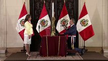 La presidenta de Perú nombra un nuevo canciller