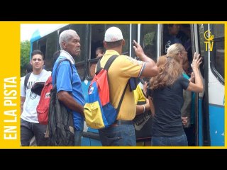 "Después de las 6 PM varia el precio, te suben tarifa"  Venezolanos sobre precio del pasaje