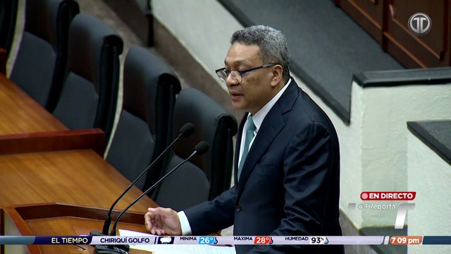 Dino Mon responde interrogantes ante el Pleno de la Asamblea