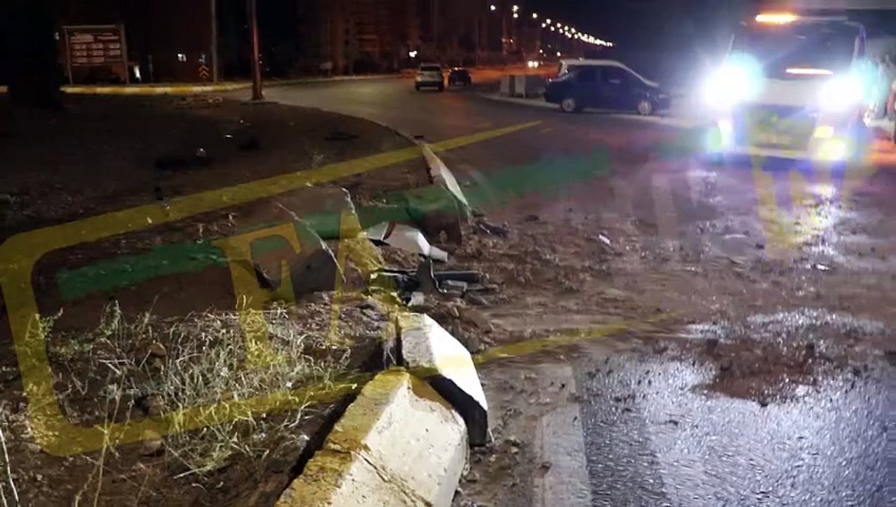Karaköprü’de alkollü sürücü refüje çarptı
