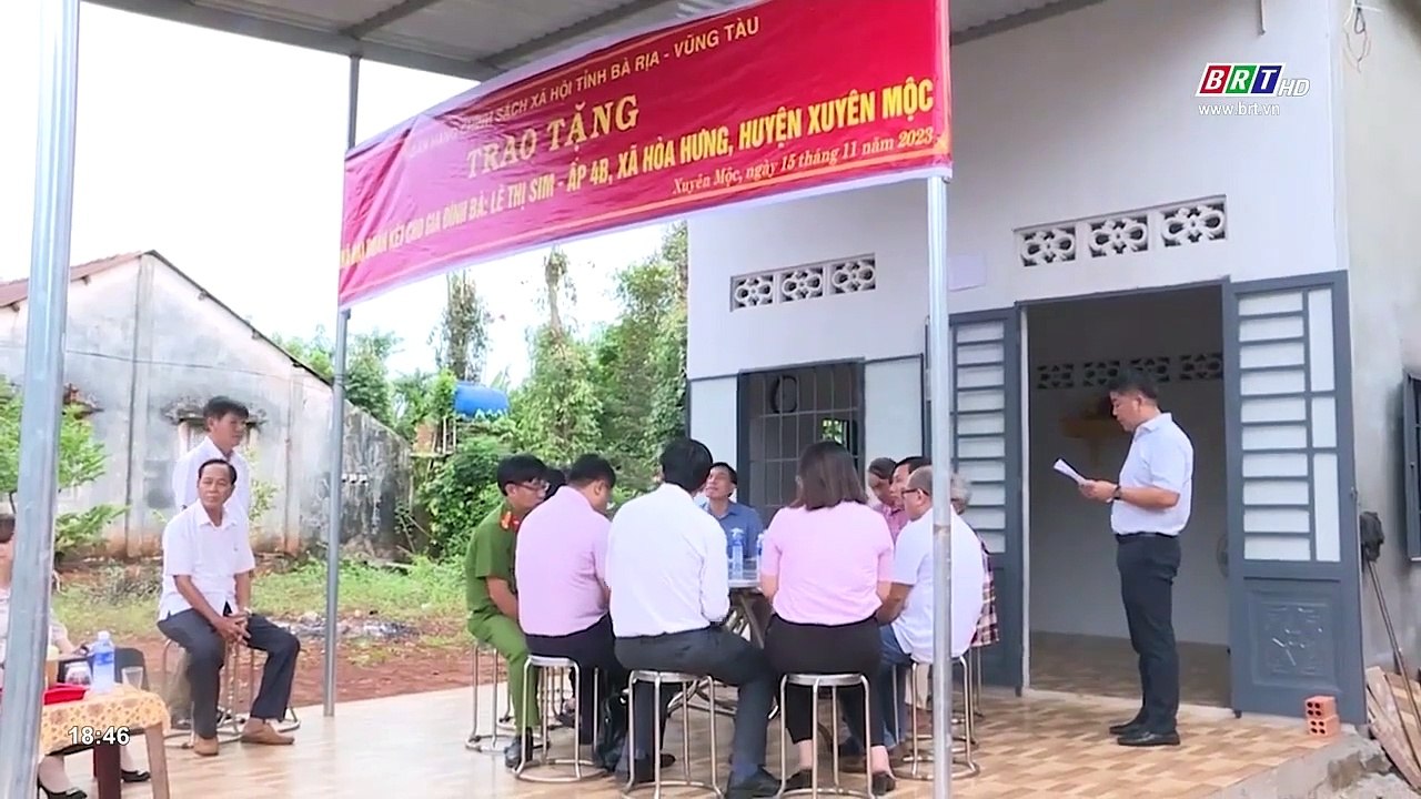 Trao tặng nhà tình nghĩa, nhà đại đoàn kết cho hộ nghèo (15-11-2023)