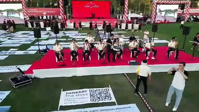 ODTÜ mezuniyet töreninde rektöre protesto