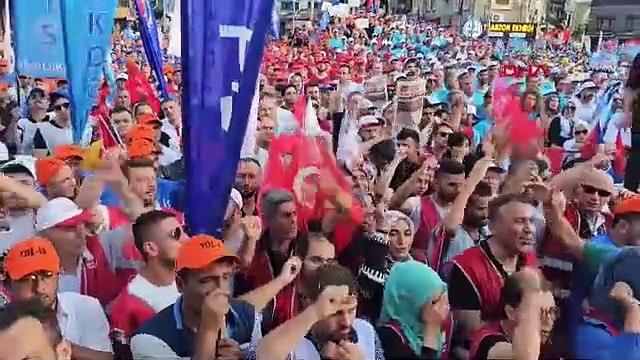 TÜRK-İŞ'ten ''geçinemiyoruz'' eylemi: ''Sesimizi duymayanlar, sandıkta hesabını verir''