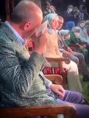 Sarayda mı yaşıyor dediniz! O zaman bu videoyu izleyin