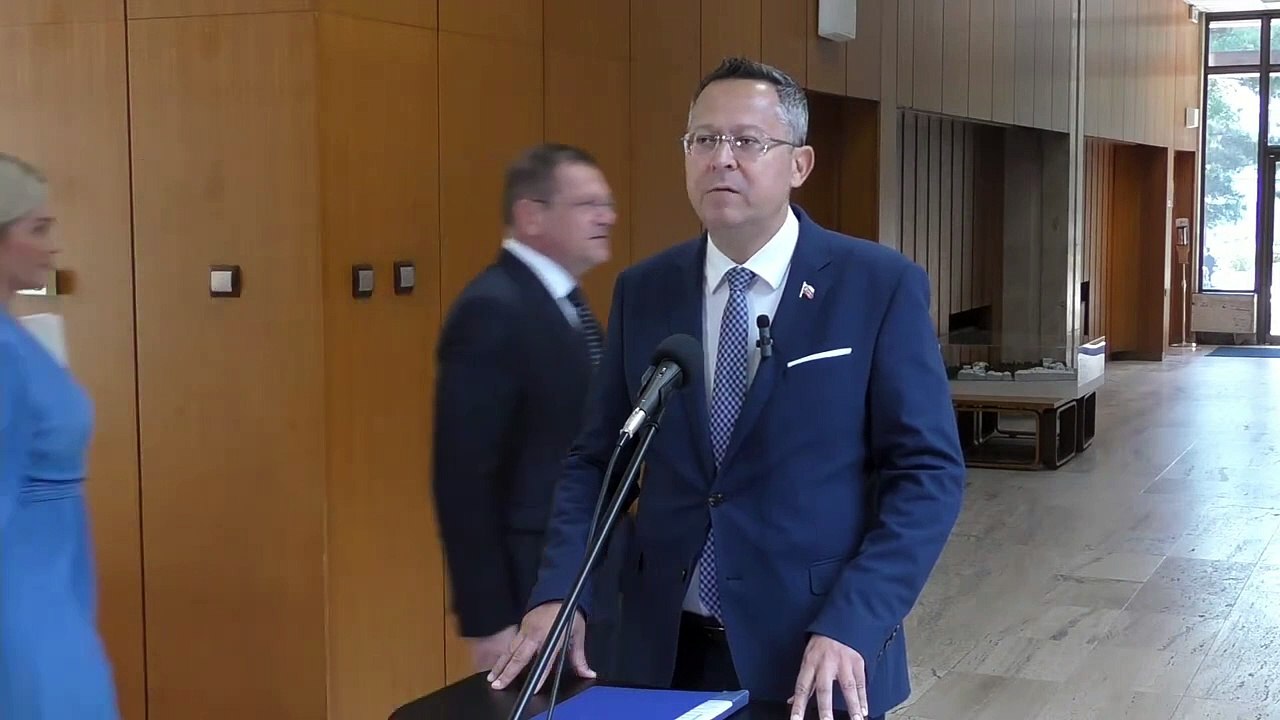 ZÁZNAM: Brífing ministra financií L. Kamenického