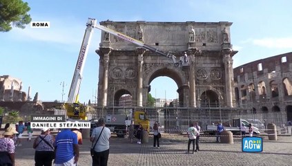 Fulmine colpisce l'Arco di Costantino: i danni e le prime operazioni di recupero