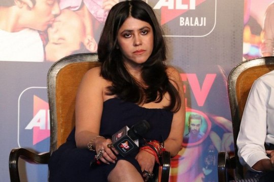Ekta Kapoor की हुई फजीहत, भरी सभा में दिखीं अनकम्फर्टेबल, देखें वीडियो