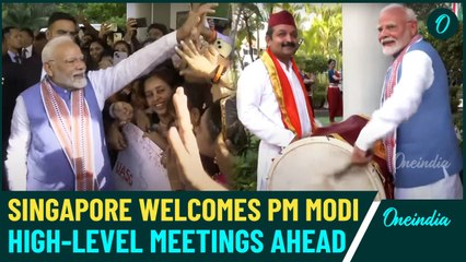 Descargar video: PM Modi Arrives in Singapore: Diplomatic Talks & Warm Welcome from Indian Community