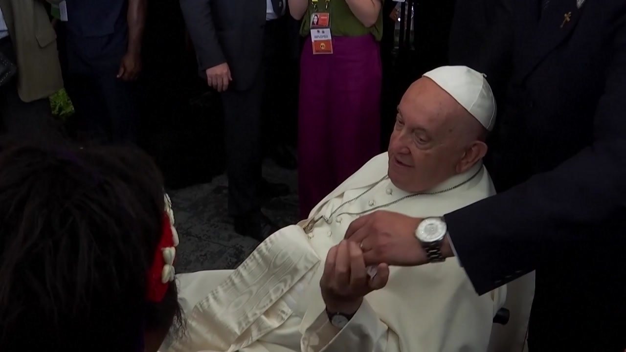 프란치스코 교황 "공정한 자원 개발·분쟁 종식해야" / YTN