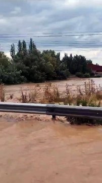 Una tromba de agua anega la N-122 y decenas de casas en Castrillo de la Vega