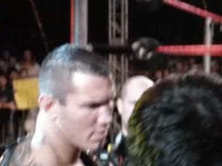 Orton saluda a mi hermano en RAW Coliseo Coruña 18-4-2008