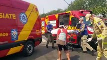 Pedestre e motociclista ficam feridos após atropelamento no Centro