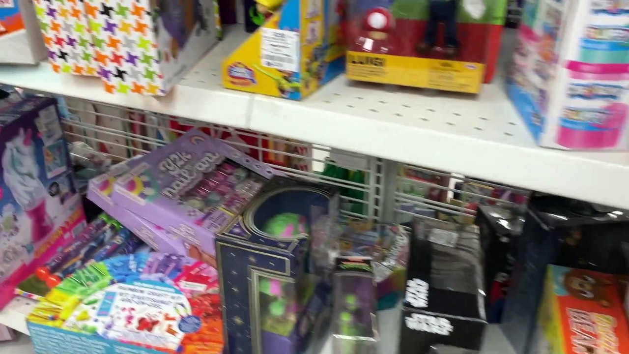 Bandai Attack on Titan Levi figure unboxing | Beyblade Zenin