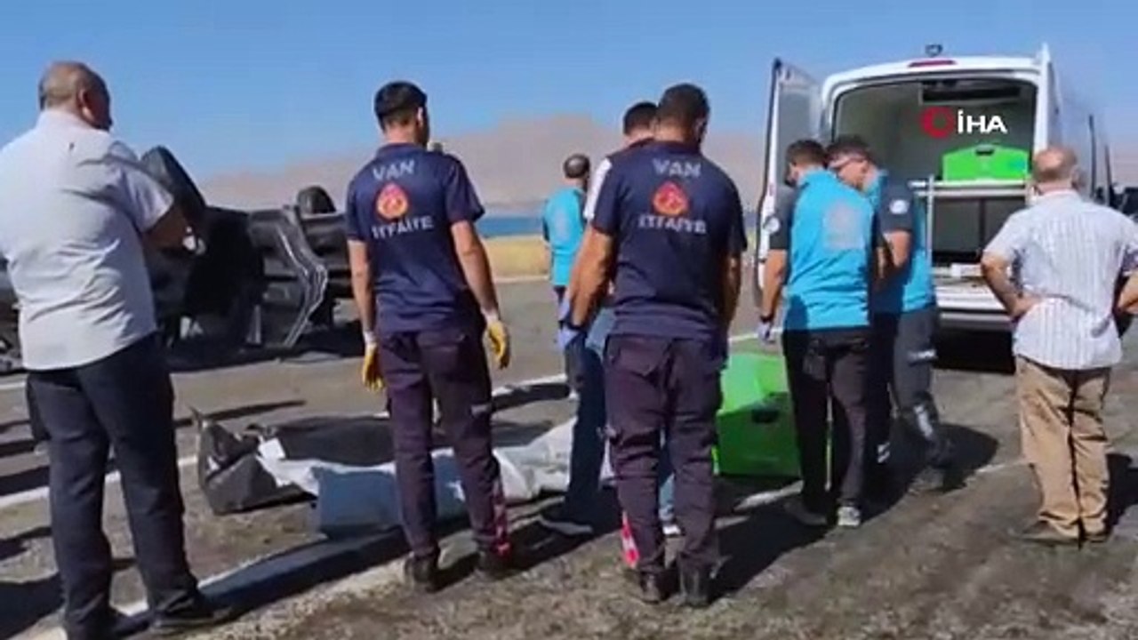 Van'daki cenazeler morga kaldırıldı