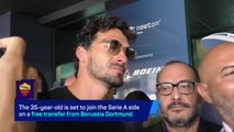 Hummels mobbed at Fiumicino Airport ahead of Roma move