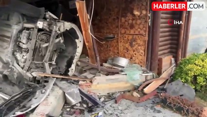 Direksiyon hakimiyetini kaybetti, restorana daldı: Yaralılar var