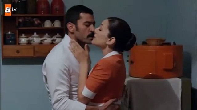 Sexy Hot Romantic Scene - Feride ve Mahir, Nazif babaya yakalanırsa_ Karadayı
