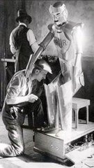 El sorprendente origen de la palabra "robot": ¡Descubre su historia checa