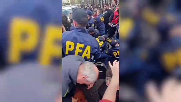 Represión a jubilados afuera del congreso