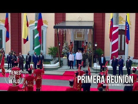 Exclusivo: Así fue el histórico apretón de manos de Maduro y Petro en Miraflores