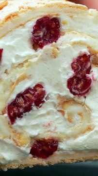 Super creamy dessert with raspberries, in 5 minutes! No flour, no condensed milk!