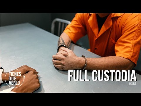 Vestidos de naranja y esposados: Así arrancó audiencia de imputación en la operación anticorrupción