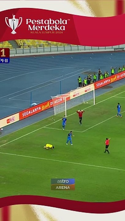 Pengadil menghadiahkan sepakan penalti buat Malaysia selepas Arif Aiman dijatuhkan di dalam kotak penalti. Safawi Rasid mudah menyempurnakan sepakan penalti.