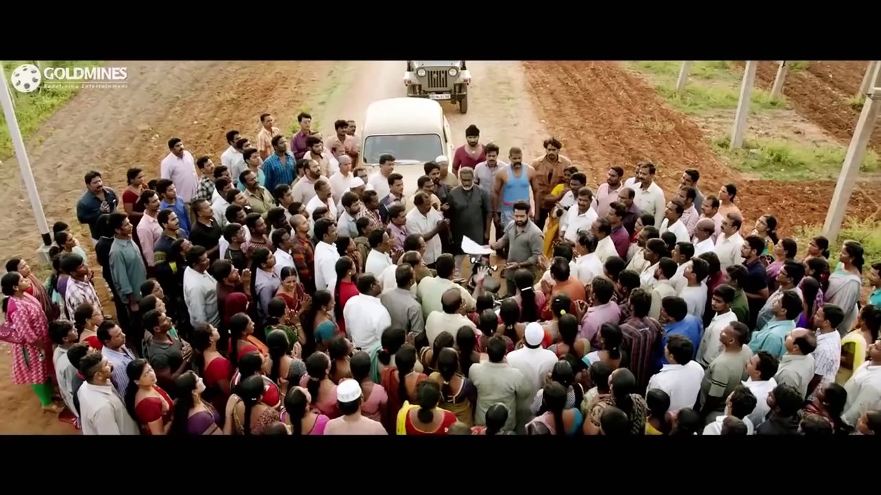 जब कमज़ोर लोगो के पीछे ताक़तवर लोग खड़े रहते है तब देखिये क्या होता है