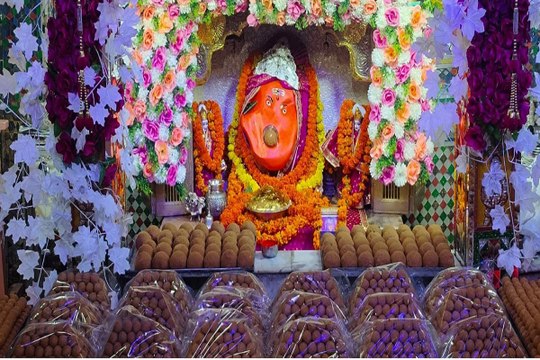 परकोटा गणेश जी को लगाया 21000 लड्डुओं का भोग