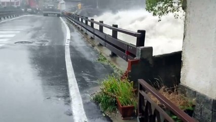 Maltempo in Piemonte, la cascata di Noasca torna a far paura