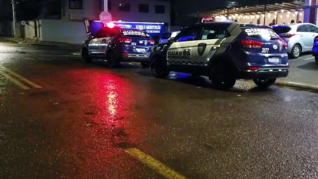 Confusão em distribuidora de bebidas resulta na detenção de duas mulheres em Cascavel