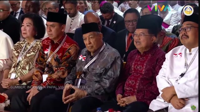 Momen Paus Fransiskus Menghayati Lantunan Ayat Al Quran