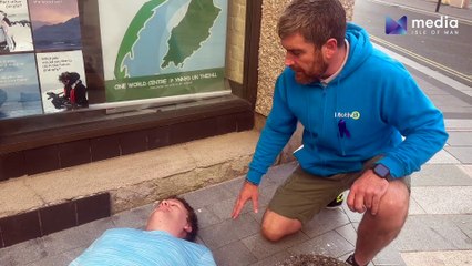 Mark Cromwell who works for motiv8 demonstrates how to use the Nyxoid kit.