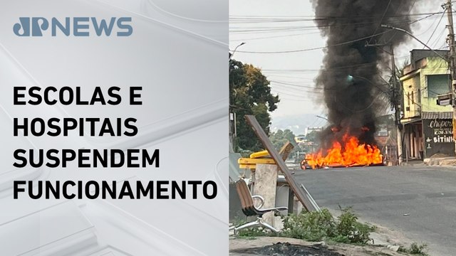 Criminosos incendeiam carros e barricadas no Complexo do Salgueiro (RJ)