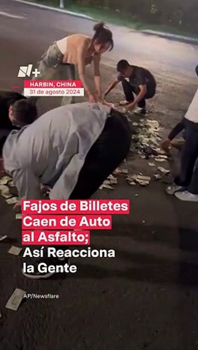 CAEN MILES DE BILLETES DE UN AUTO EN MOVIMIENTO ¿QUÉ HIZO LA GENTE?