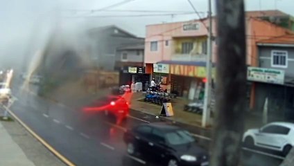 Vídeo: entregador é surpreendido e executado a tiros em Curitiba