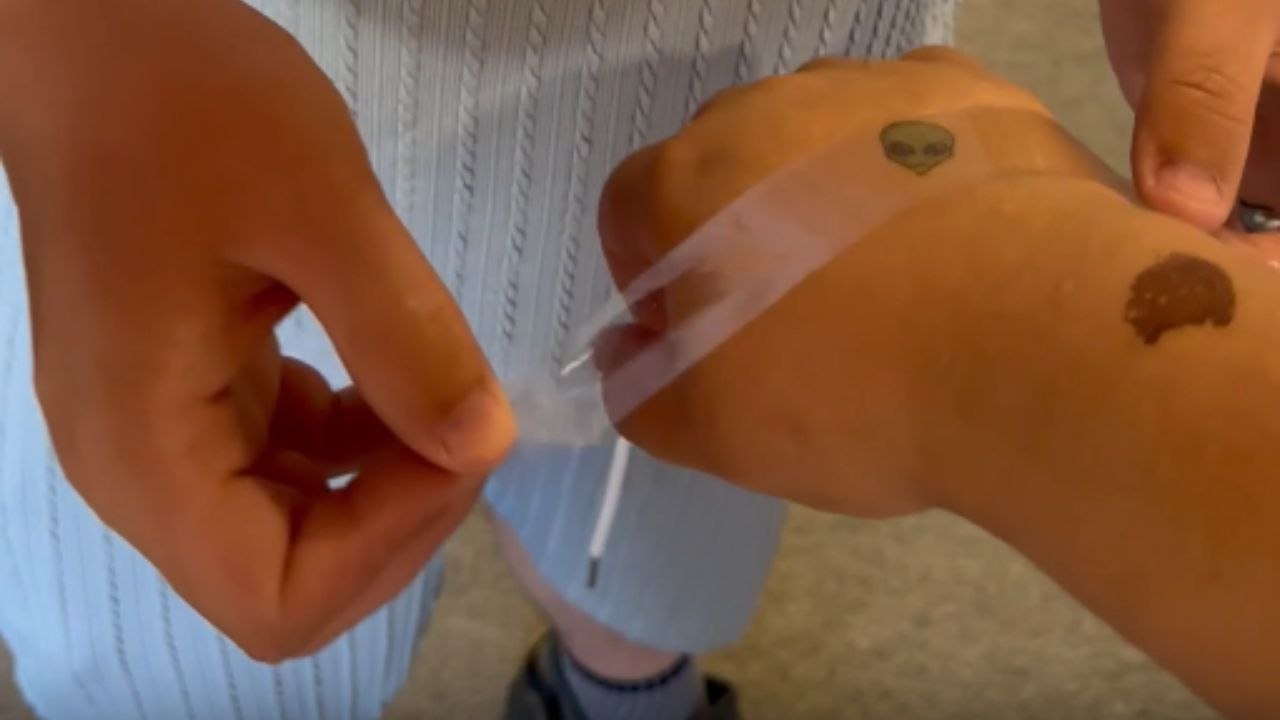 Quick and effective method to remove temporary tattoos using Cellotape *UNREAL!*