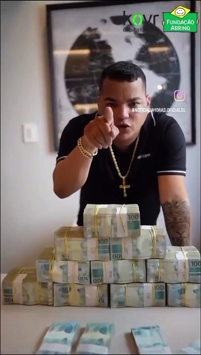 Video mostra rifeiro preso em mansão luxuosa jogando 1 milhão de reais para cima