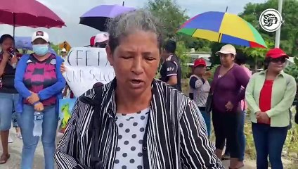 Como protesta hacia CFE habitantes de San Juan Evangelista cierran la Sayula-Ciudad Alemán