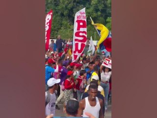 Multitud recibió al presidente en Ciudad Bolívar: Calles colmadas de gente mientras Maduro avanzaba