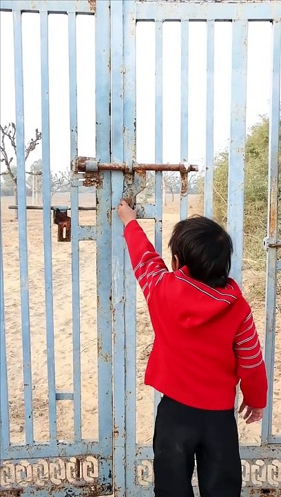 Bhai behen ka pyar  behen ne bahar nikal liya #shorts #sister #viral #village #emotional