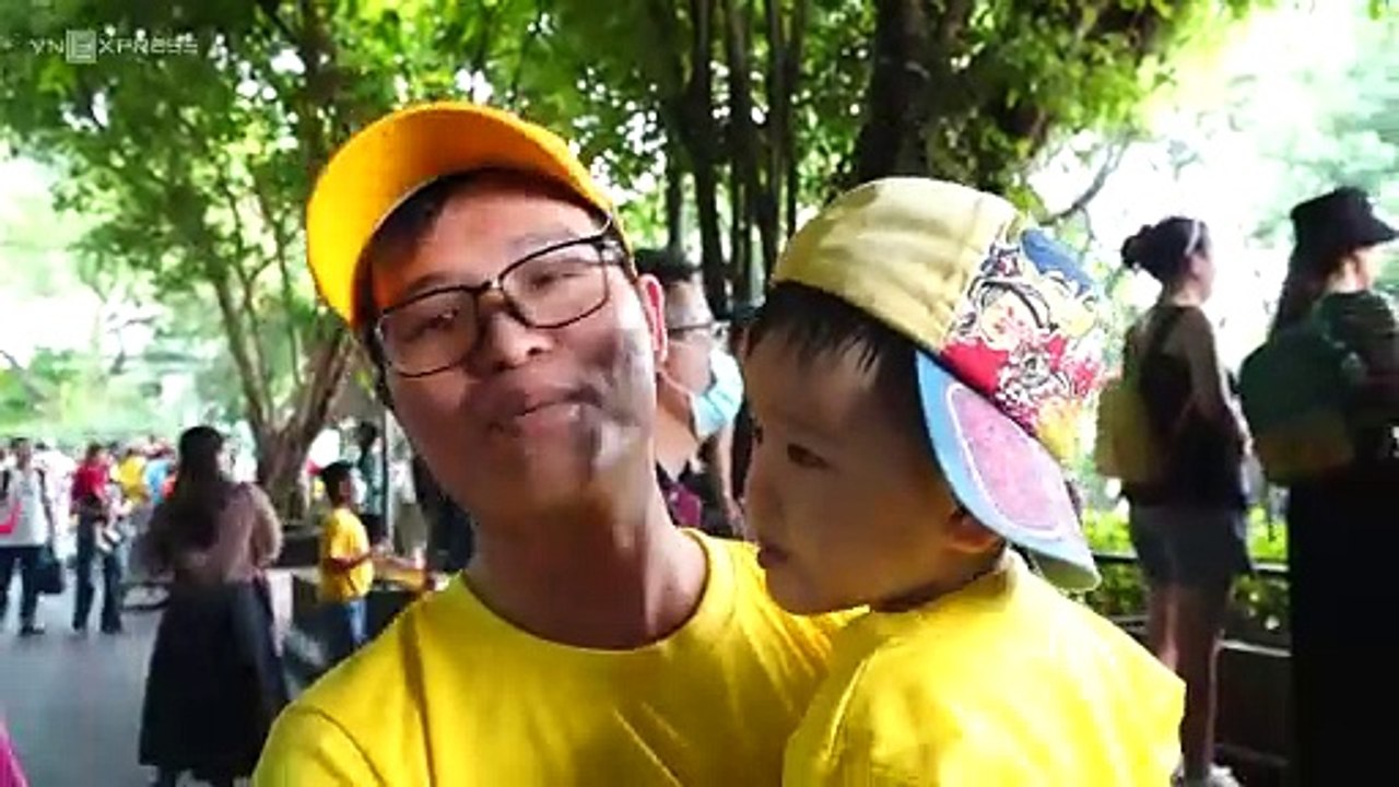 THẢO CẦM VIÊN SÀI GÒN CHẬT KÍN NGƯỜI DỊP NGHỈ LỄ