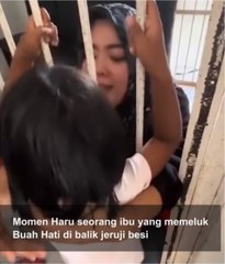 Detik-detik Momen Berharga Seorang Ibu Memeluk Anaknya dari Dalam Jeruji Besi