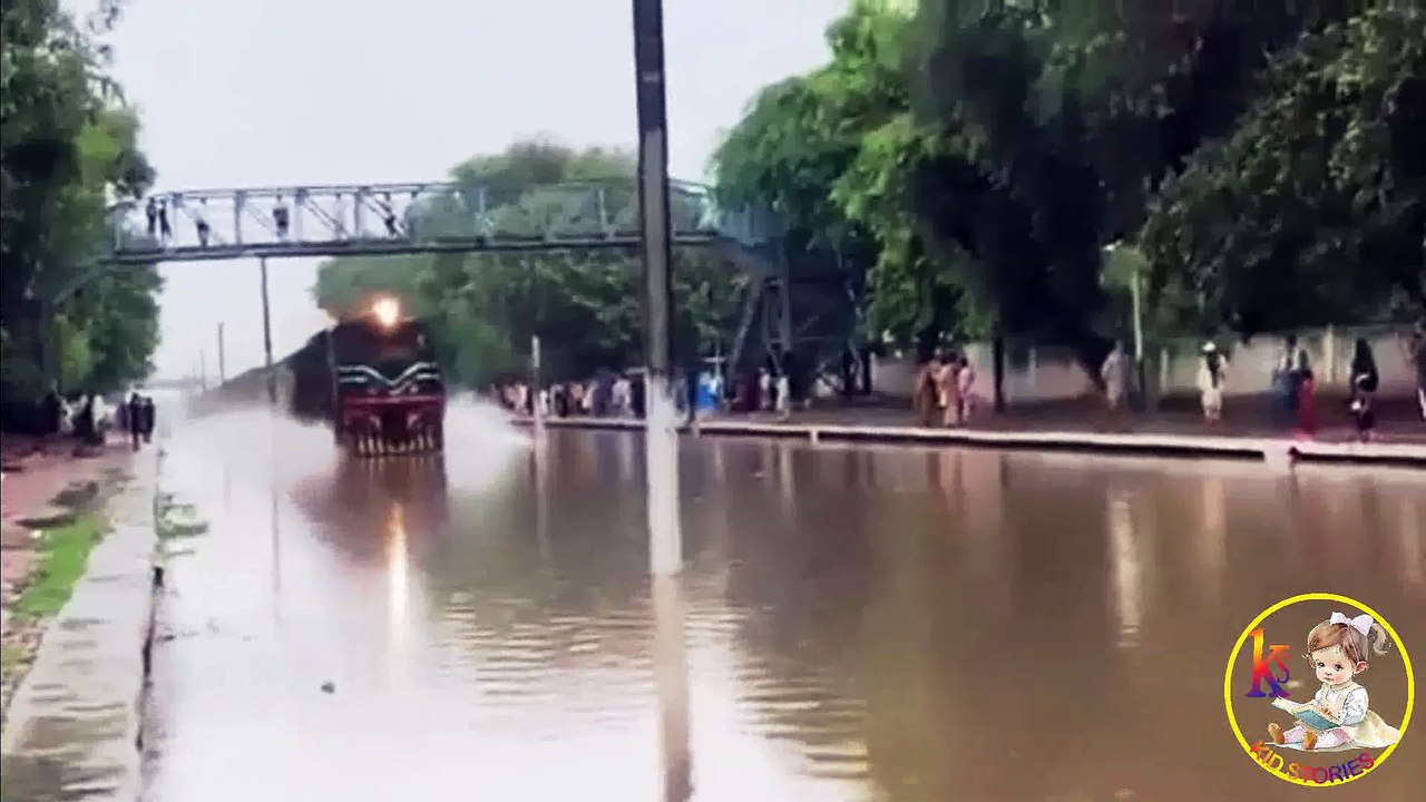 Amazing Train in Pakistan