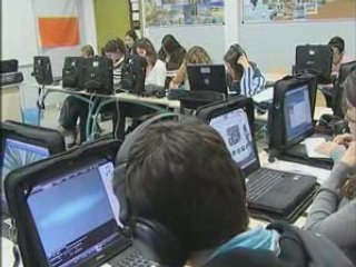 2007_Anglais_'un collegien un ordinateur portable'
