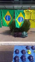 Ato contra Moraes conta com vendas de produtos de Marçal e boneco de Lula