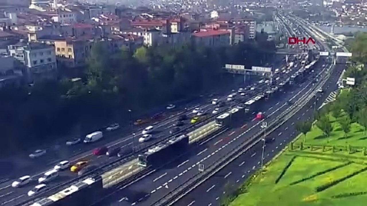 İstanbul'da metrobüs yangını!