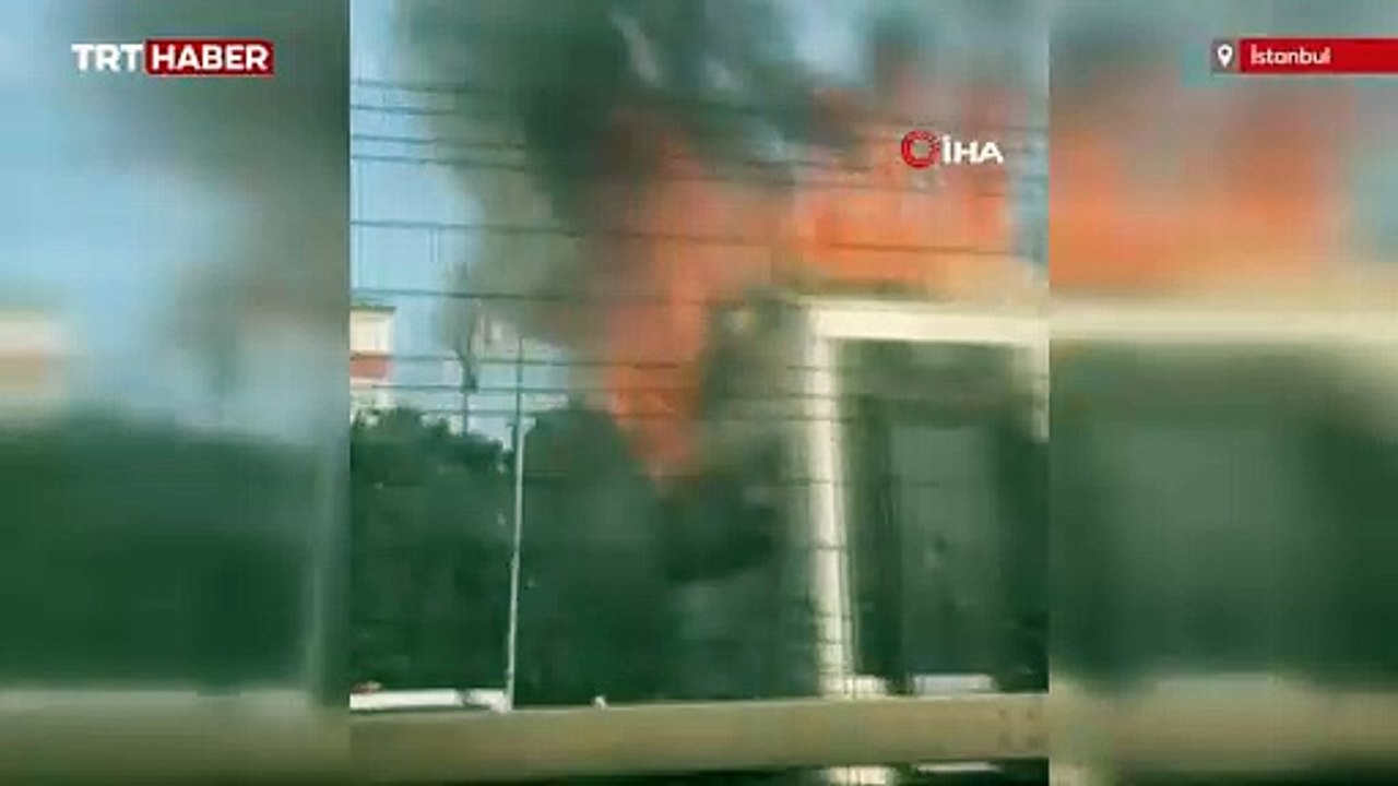 İstanbul'da korkutan metrobüs yangını