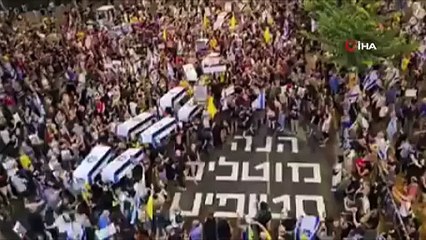 Tel Aviv'de sular durulmuyor: Göstericiler, polisle çatıştı