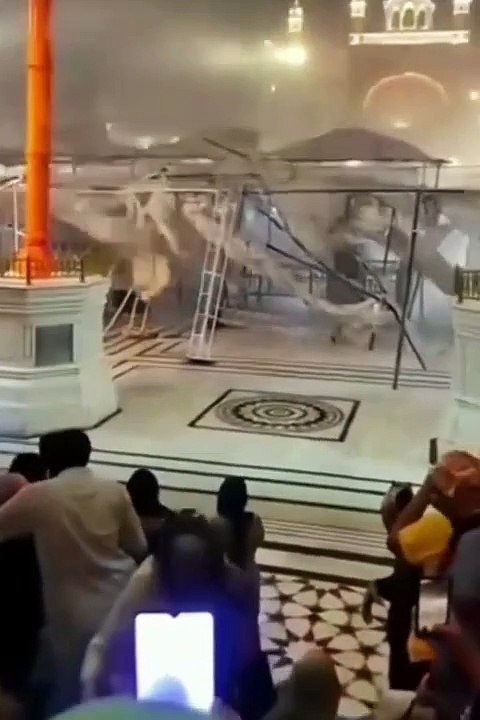 Severe storm in Mecca, Saudi Arabia Suudi Arabistan'ın Mekke kentinde şiddetli fırtına